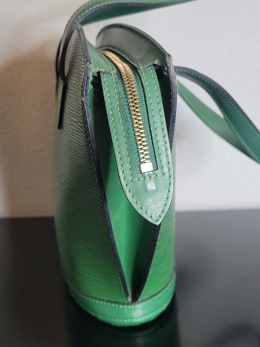 LOUIS VUITTON Saint Jacques Vintage Epi Leather Bag. - Picture 5 of 15